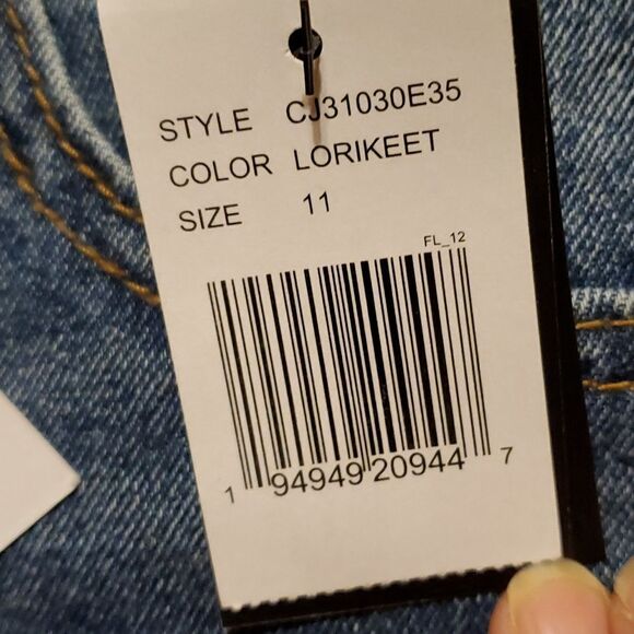 Celebrity Pink Hi Rise Mom Jean Short  Iconic Short Size 11/30 - Picture 6 of 8